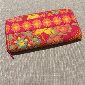 Liz Claiborne Quilted Wallet
